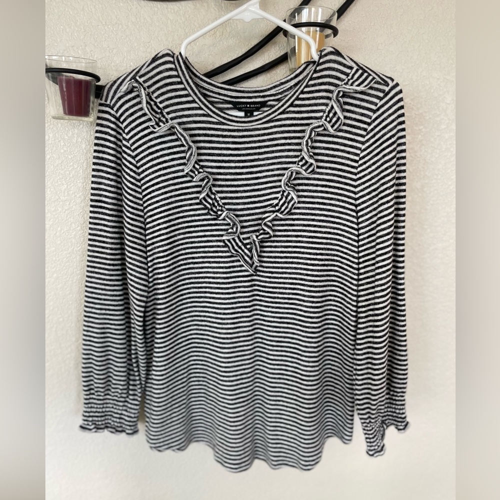 Lucky Brand Top. Dark grey and white. Size Medium.
